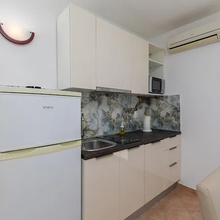 Apartamento By The Sea Rogoznica, Omis - 23105 Lokva Rogoznica