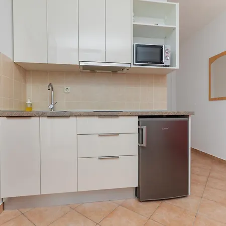 Apartamento By The Sea Rogoznica, Omis - 23105 *