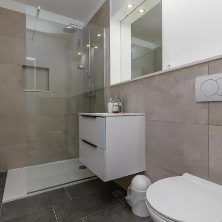 Appartement By The Sea Rogoznica, Omis - 23105 *